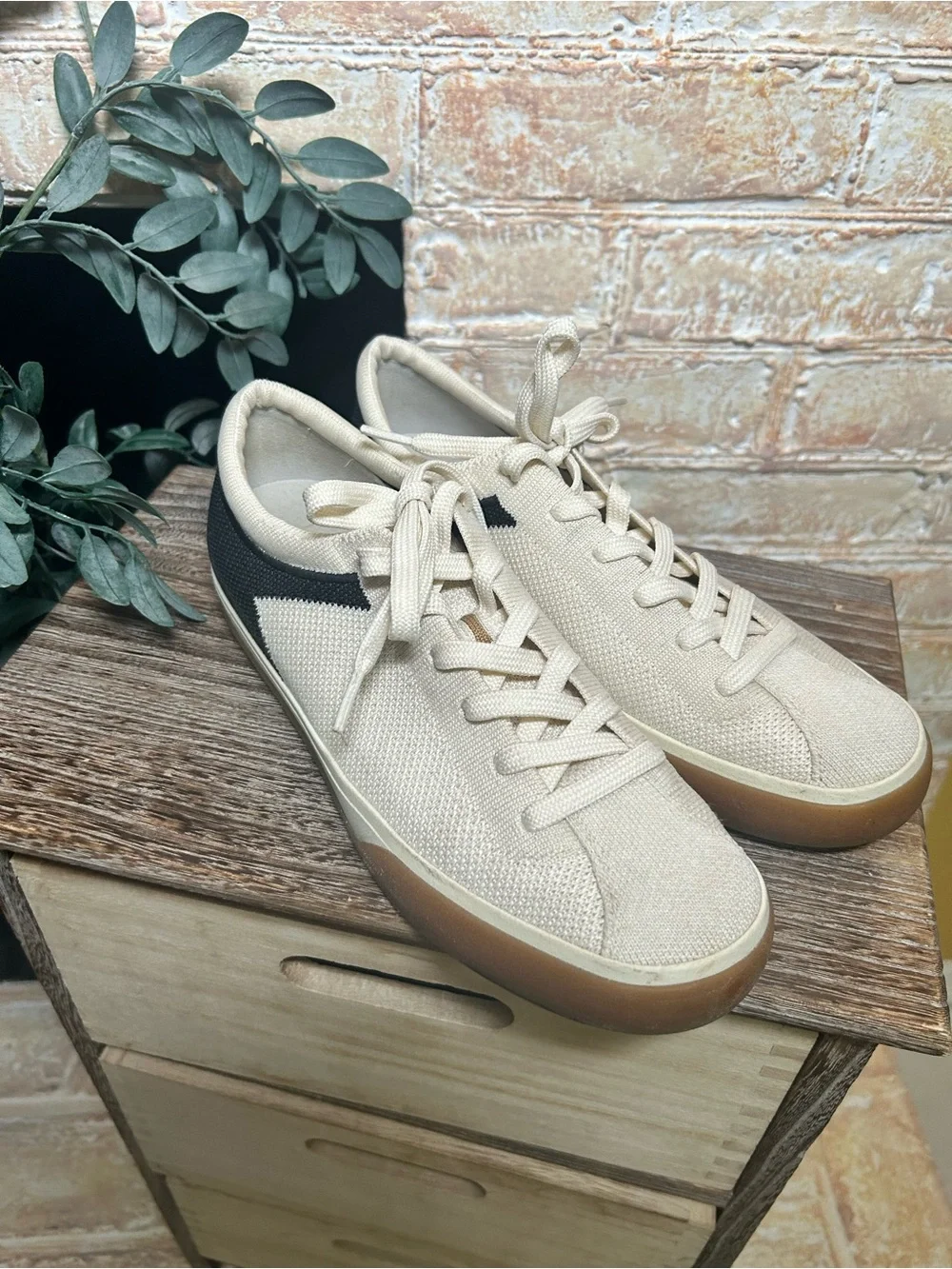 Rothy’s The Lace Up Sneakers Size 9 Ivory Black Gum Sole Knit Casual Shoes #16